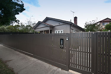 Square picket fence